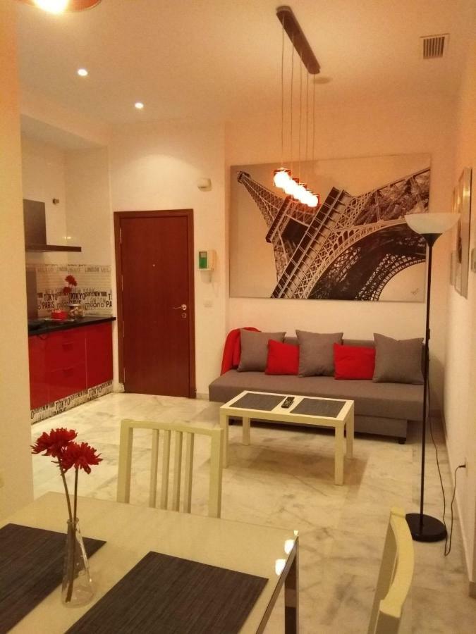 Apartamentos Rg Triana, Calle Castilla Con Patio Sewilla Zewnętrze zdjęcie