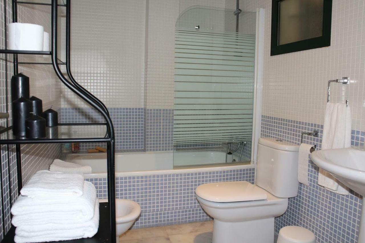 Apartamentos Rg Triana, Calle Castilla Con Patio Sewilla Zewnętrze zdjęcie