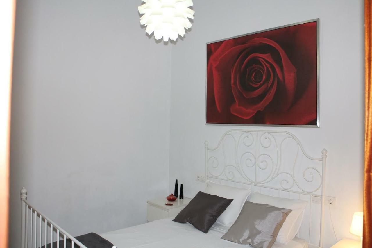 Apartamentos Rg Triana, Calle Castilla Con Patio Sewilla Zewnętrze zdjęcie
