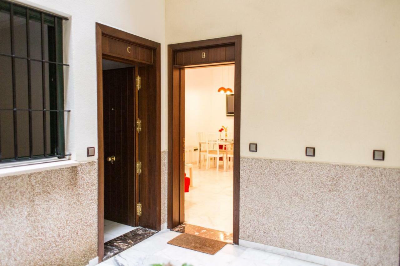 Apartamentos Rg Triana, Calle Castilla Con Patio Sewilla Zewnętrze zdjęcie